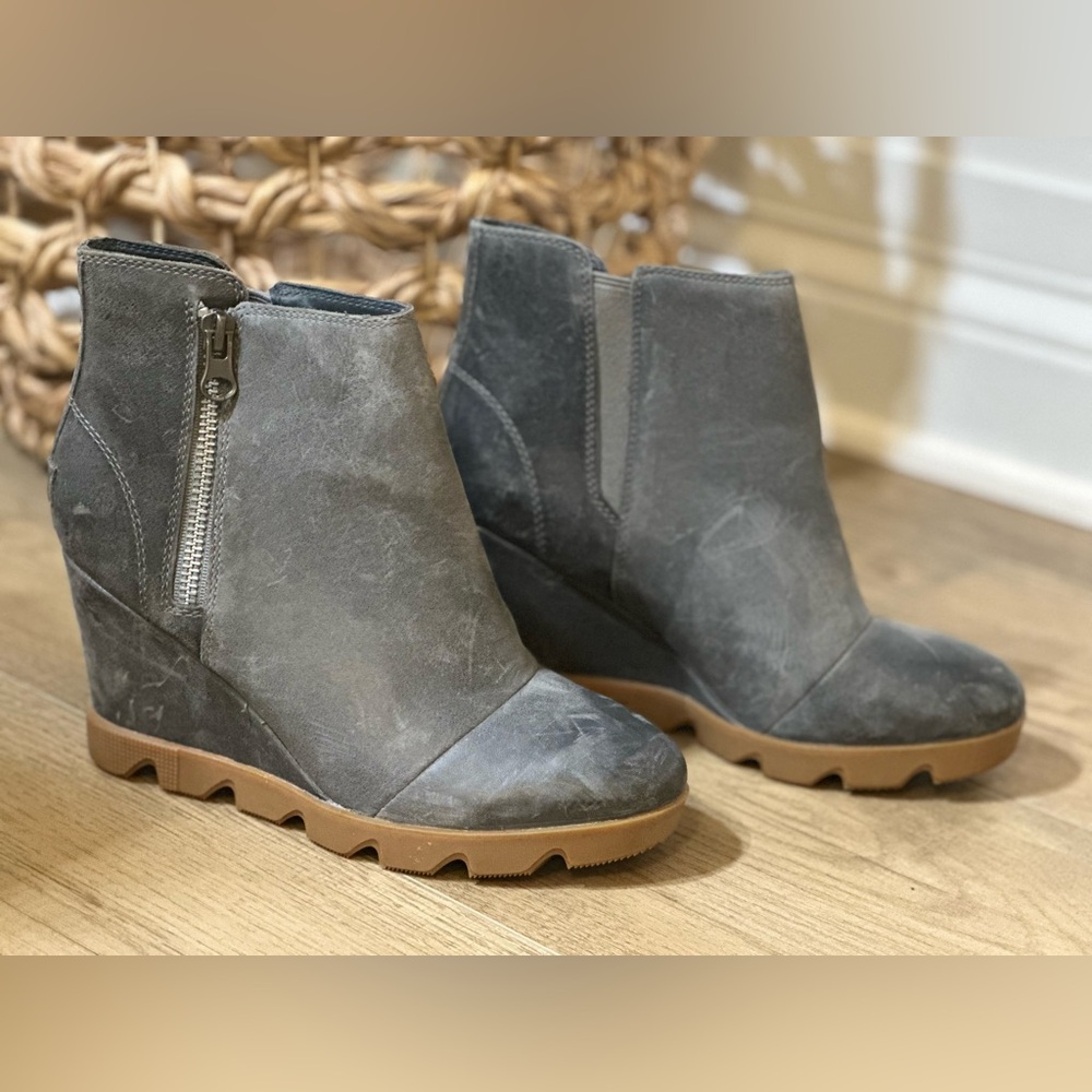 Sorel Women's Joan Uptown Leather Booties- Excellent Conditon